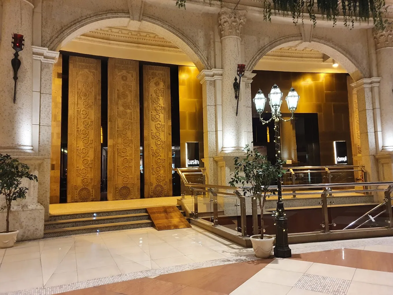 مطعم لوسين